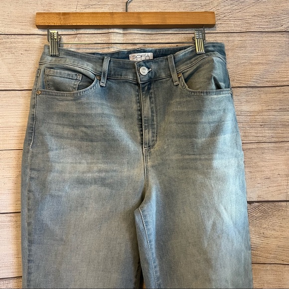 Sofia Jeans Light Wash Curvy Skinny Frayed Jean Size 10 - Picture 3 of 8